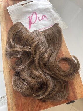 Clip-In halo Hair Extension - Light Brown Wavy by Pia